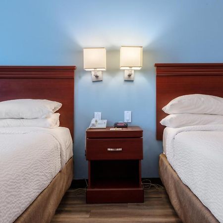 Premier Inn & Suites - Downtown ハミルトン エクステリア 写真