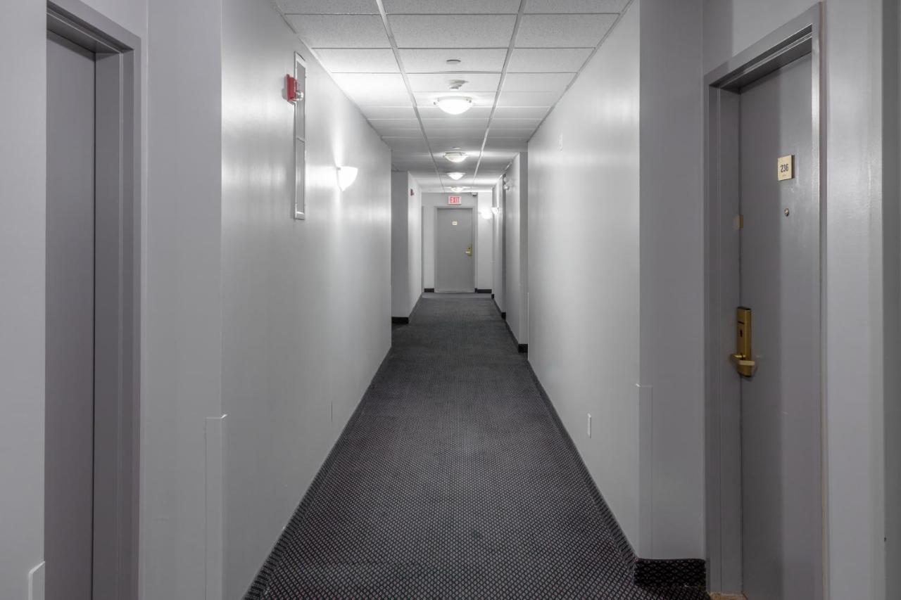 Premier Inn & Suites - Downtown ハミルトン エクステリア 写真