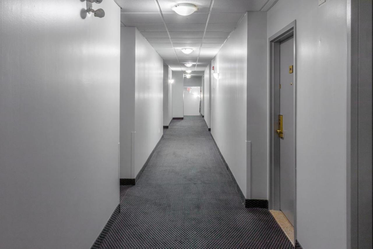 Premier Inn & Suites - Downtown ハミルトン エクステリア 写真