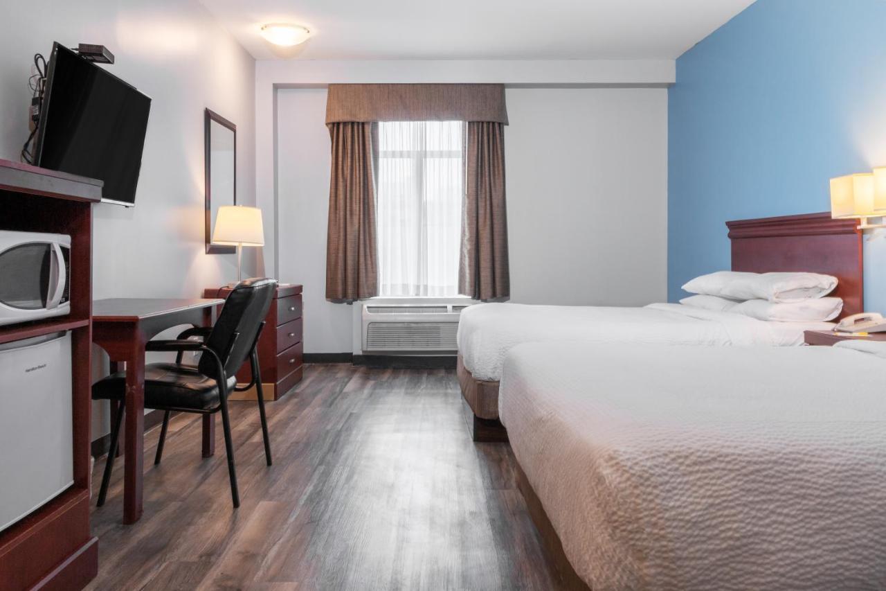 Premier Inn & Suites - Downtown ハミルトン エクステリア 写真