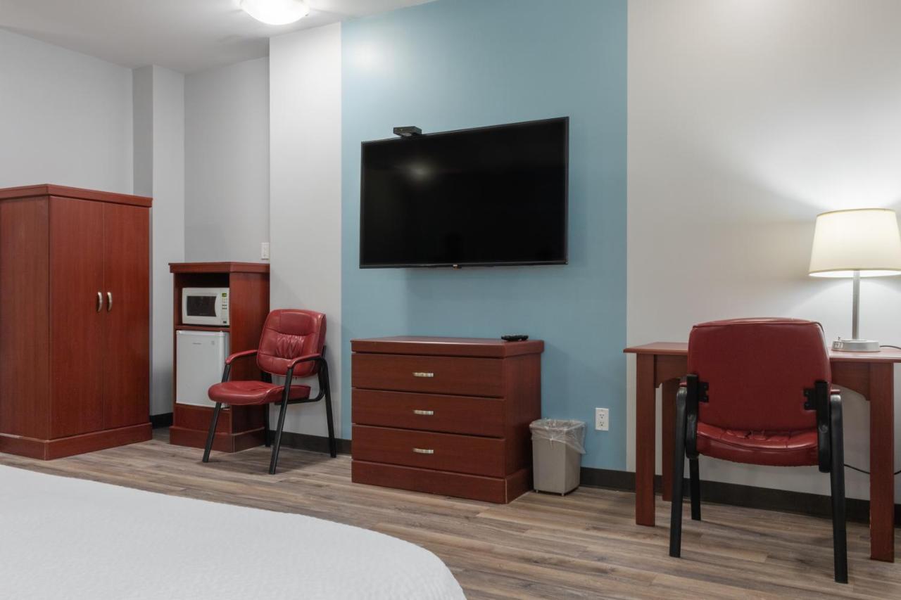 Premier Inn & Suites - Downtown ハミルトン エクステリア 写真
